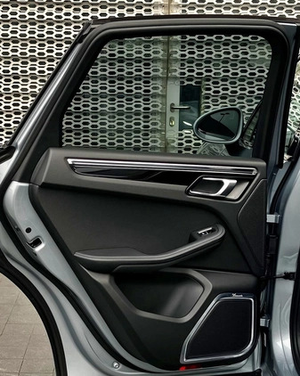 Porsche Macan cena 229000 przebieg: 95907, rok produkcji 2019 z Bytów małe 781